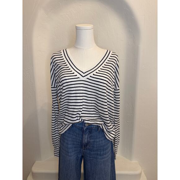 GAP Factory Stripe Linen-Blend V-Neck Sweater – White/Navy Stripe (Size M) - Picture 2 of 8